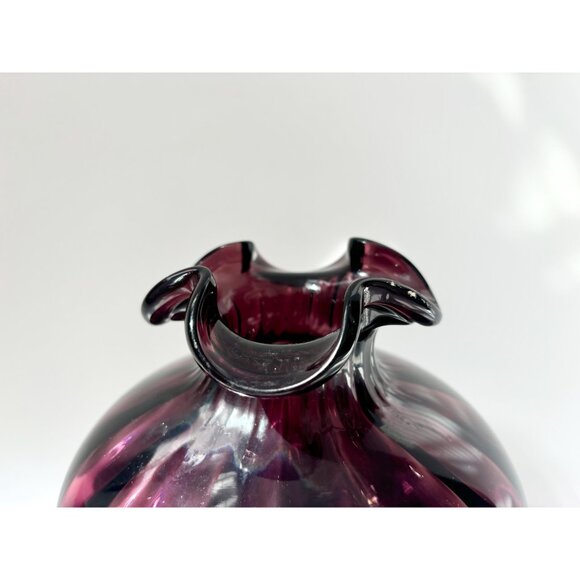 SOLD / Amethyst Beacon Ruffled Edge 1930's Made Bulbous Vintage MCM Vase - Picture 4 of 9